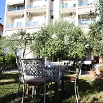 Hotel Duro *