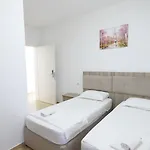 Duro * Golem (Tirana)